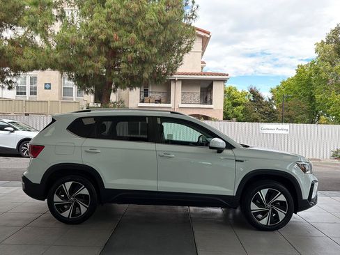 Certified 2023 Volkswagen Taos SE AWD/4WD image 6