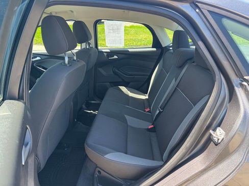 Used 2012 Ford Focus SE FWD image 12