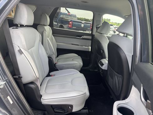 Used 2024 Hyundai Palisade SEL FWD image 28