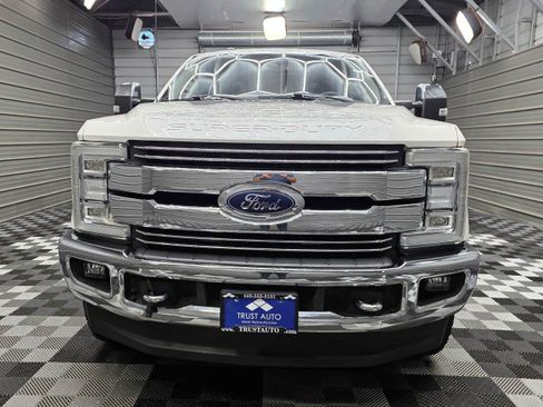 Used 2017 Ford F250 Lariat w/ Lariat Ultimate Package AWD/4WD image 4