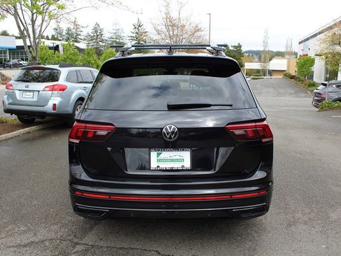Used 2022 Volkswagen Tiguan SE R-Line image 4