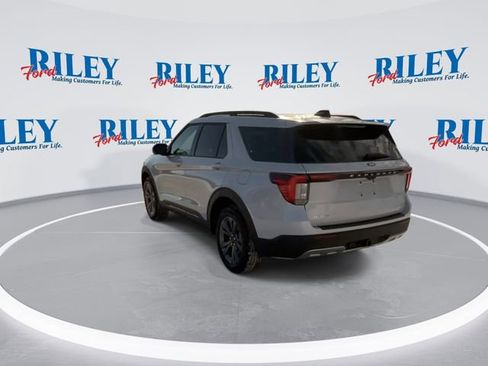 New 2026 Ford Explorer Active w/ Active Comfort Package image 6