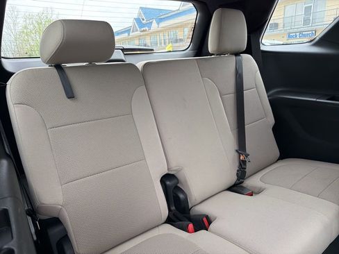 Used 2023 Chevrolet Traverse LT w/ LPO, Cargo Package AWD/4WD image 13