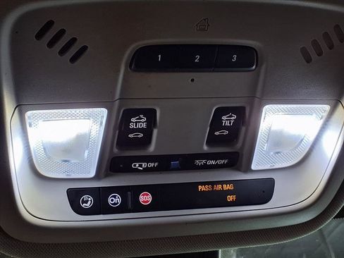 Used 2018 Chevrolet Traverse Premier w/ Driver Confidence II Package image 28