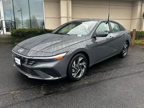 New 2025 Hyundai Elantra Sport image 4