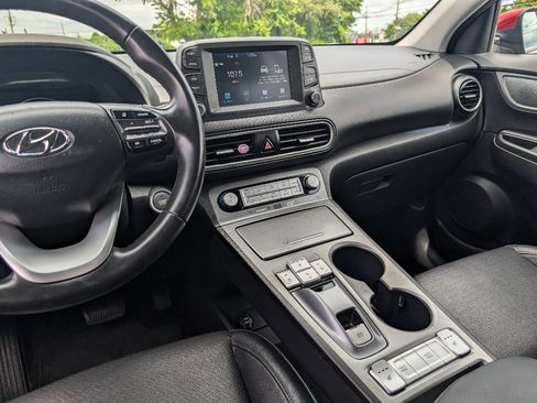 Used 2021 Hyundai Kona Limited FWD image 24
