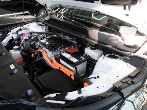 Used 2023 Toyota bZ4X Limited image 34