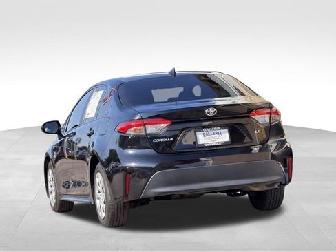 Used 2023 Toyota Corolla LE FWD image 5