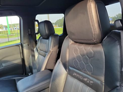 Used 2022 Nissan Frontier PRO-4X w/ Pro-4X Premium Package AWD/4WD image 19
