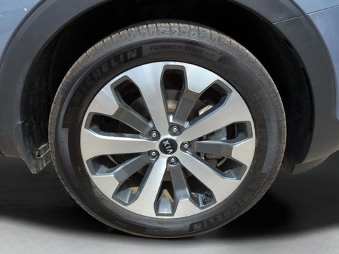 Used 2020 Kia Telluride EX w/ EX Premium Package image 28