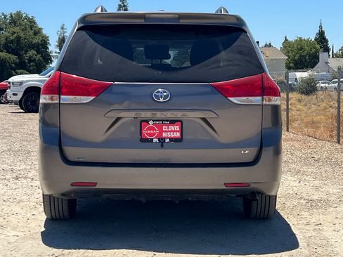 Used 2014 Toyota Sienna LE FWD image 8
