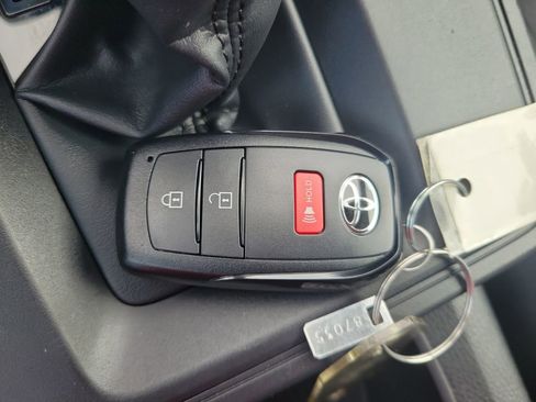 Used 2026 Toyota Corolla Cross LE FWD image 37