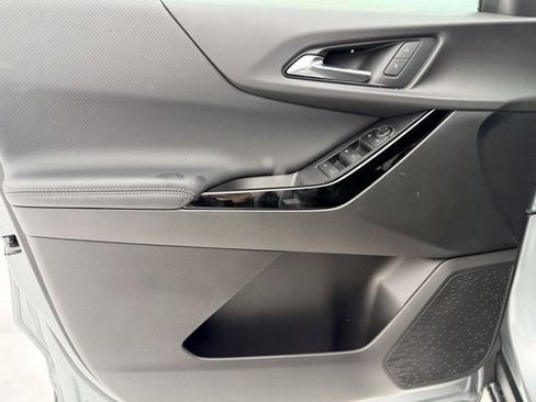 Used 2025 Chevrolet Equinox LT image 18