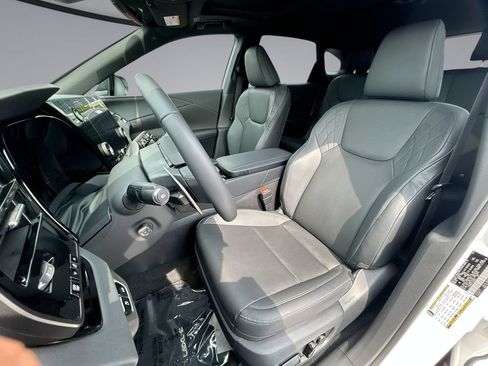 Used 2026 Lexus RX 350 FWD w/ Accessory Package (Z1) image 28