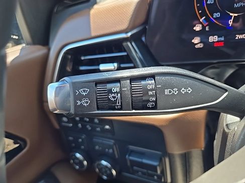 Used 2025 Chevrolet Suburban High Country AWD/4WD image 20