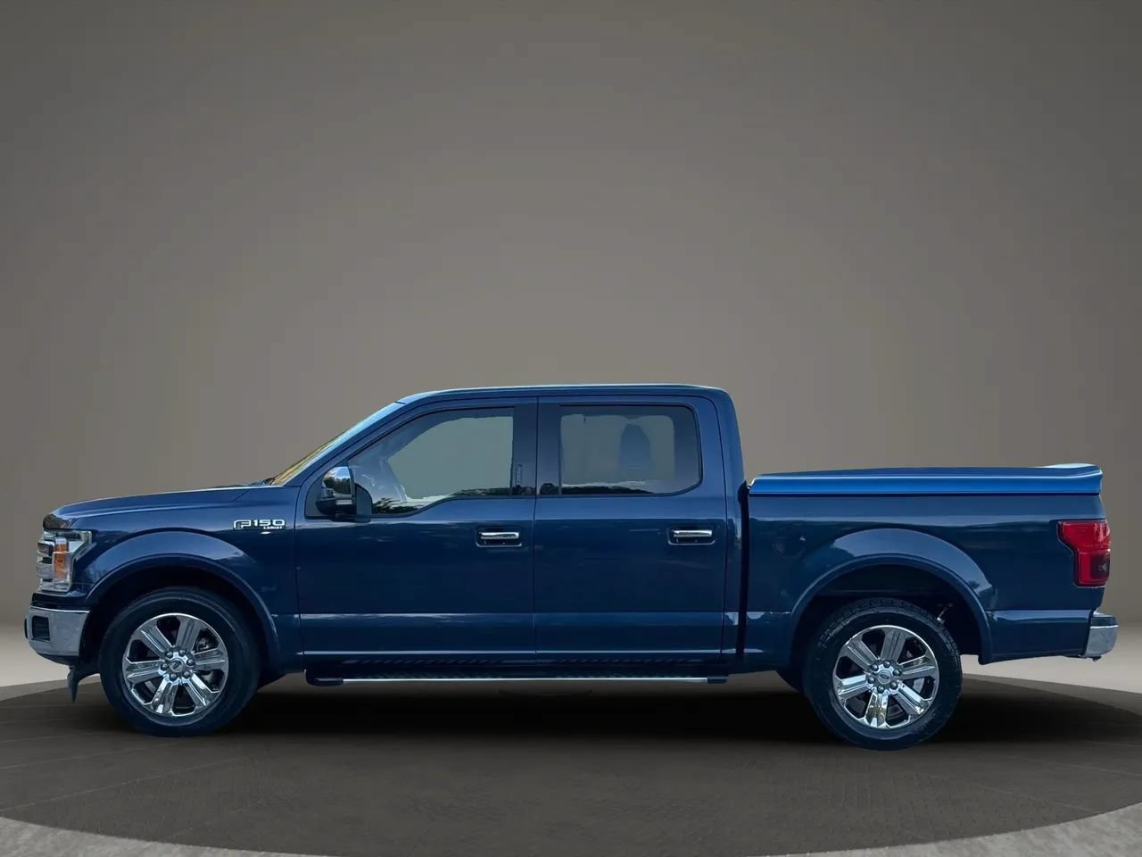 Used 2018 Ford F150 Lariat RWD image 3