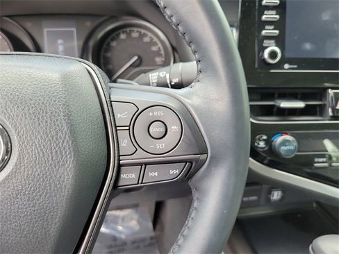 Used 2024 Toyota Camry SE image 16