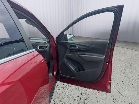 Used 2021 Chevrolet Equinox LT FWD image 36