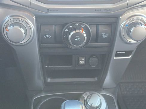 Used 2018 Toyota 4Runner SR5 Premium image 32