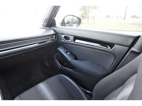 Used 2025 Honda Civic Sport image 11