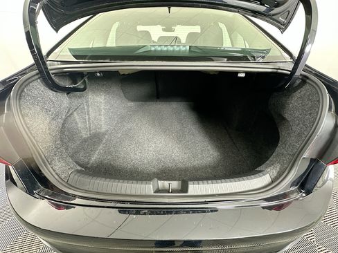 Used 2025 Volkswagen Jetta SE image 27