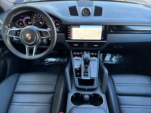 Certified 2023 Porsche Cayenne AWD/4WD image 6