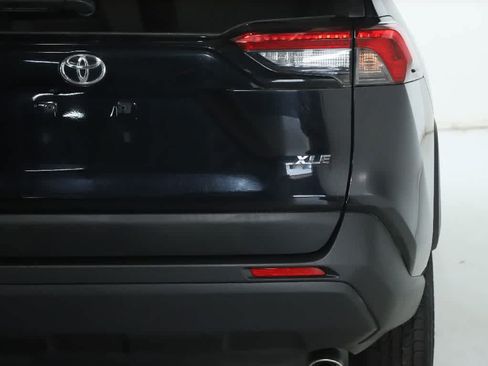 Used 2019 Toyota RAV4 XLE w/ Convenience Package FWD image 44
