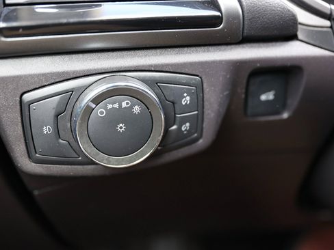 Used 2016 Ford Fusion SE image 28