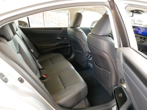 Certified 2025 Lexus ES 350 w/ Premium Package FWD image 16