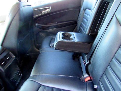 Used 2024 Ford Edge SEL w/ Convenience Package image 32