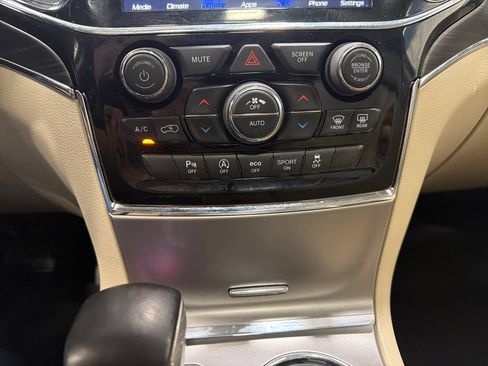Used 2020 Jeep Grand Cherokee Limited AWD/4WD image 7