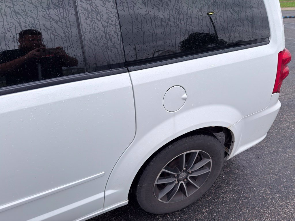 Used 2017 Dodge Grand Caravan SE FWD image 14