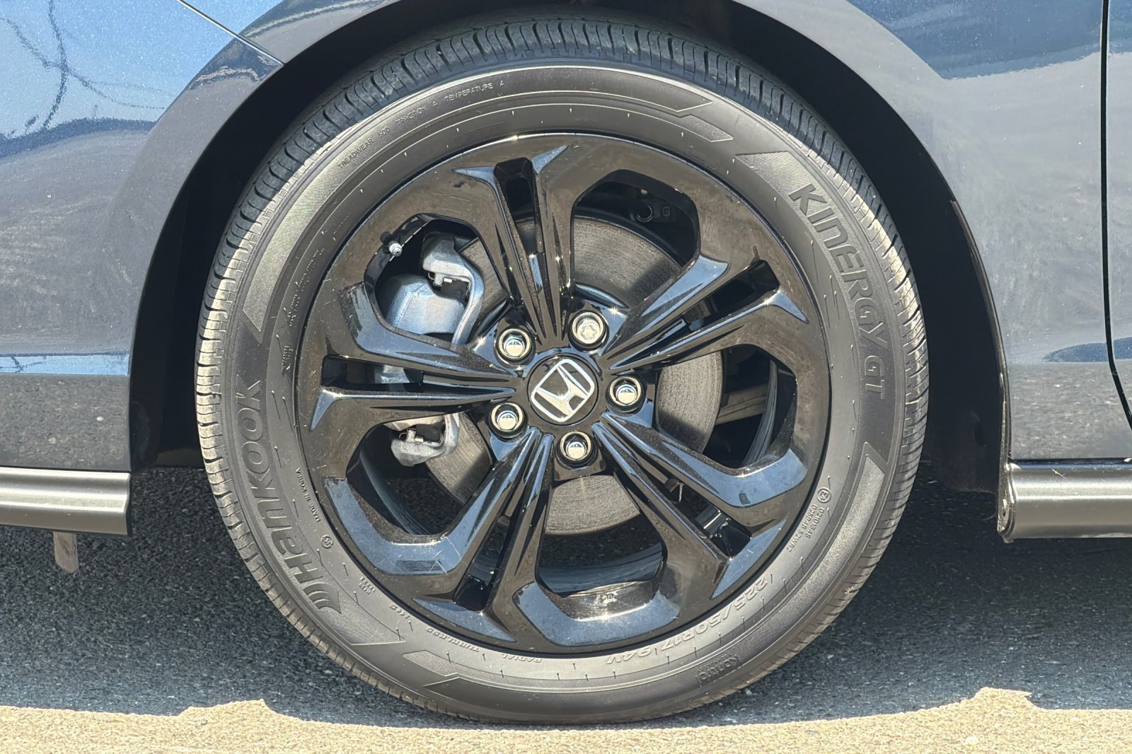 Used 2025 Honda Accord SE image 25