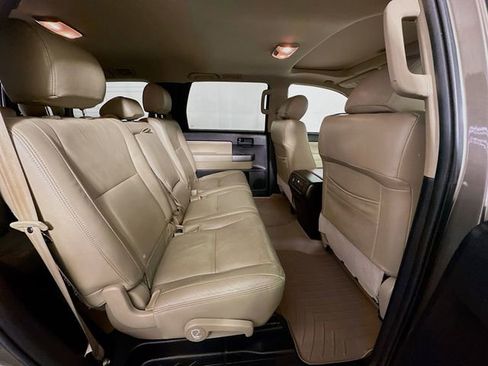 Used 2016 Toyota Sequoia SR5 image 26