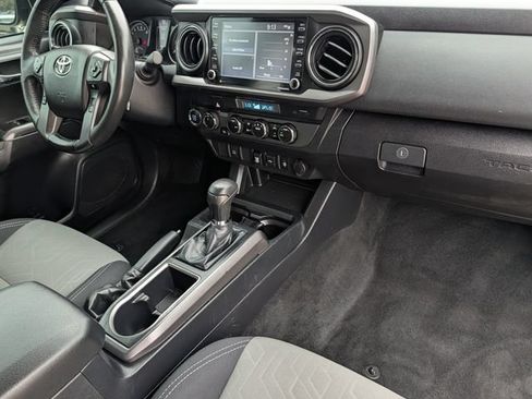 Used 2021 Toyota Tacoma TRD Off-Road AWD/4WD image 31