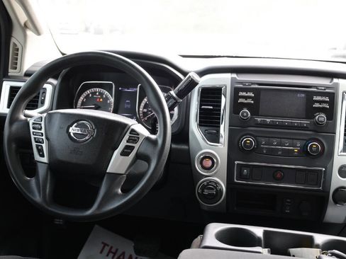 Used 2017 Nissan Titan SV image 20
