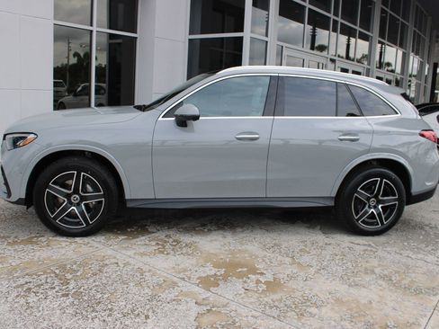 Used 2026 Mercedes-Benz GLC 300 image 2
