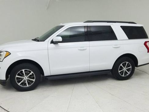 Used 2019 Ford Expedition XLT w/ Equipment Group 201A RWD image 2
