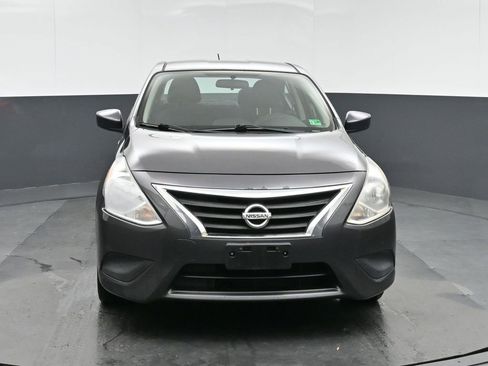 Used 2015 Nissan Versa SV image 2