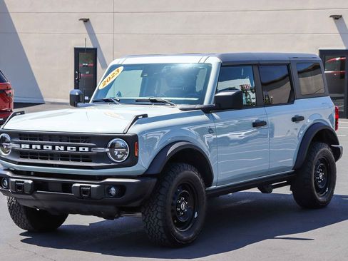 Used 2023 Ford Bronco Black Diamond AWD/4WD image 3