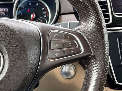 Used 2019 Mercedes-Benz GLE 400 4MATIC w/ Premium 1 Package image 17