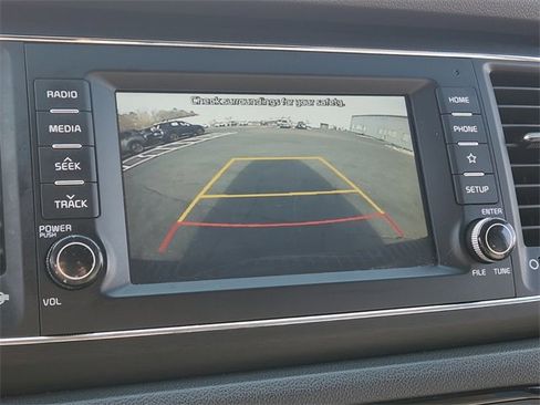 Used 2021 Kia Sedona LX image 20