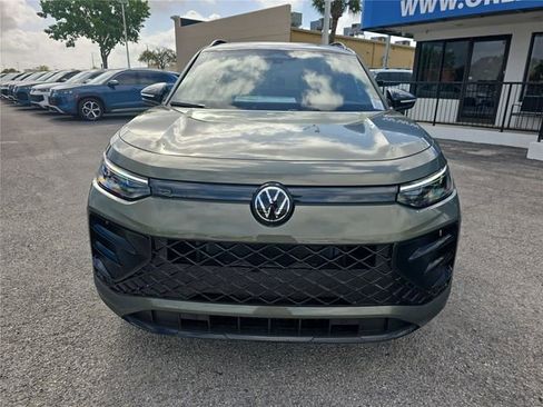 New 2026 Volkswagen Tiguan SE R-Line FWD image 2