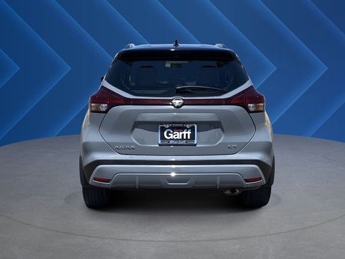 Used 2023 Nissan Kicks SR w/ SR Premium Package FWD image 4