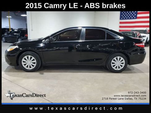 Used 2015 Toyota Camry LE image 12
