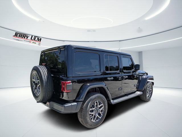 New 2026 Jeep Wrangler Unlimited Sahara AWD/4WD image 3