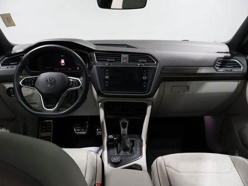 Used 2022 Volkswagen Tiguan SEL R-Line image 19