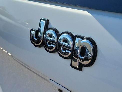 Used 2016 Jeep Cherokee Limited AWD/4WD image 30