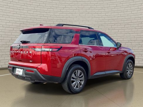 Certified 2024 Nissan Pathfinder SV FWD image 5