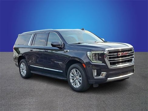 Used 2023 GMC Yukon XL SLT image 3
